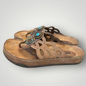 Earth Freesia Camel Leather Beaded Comfort Flip Flop Sandals Women’s Size 6